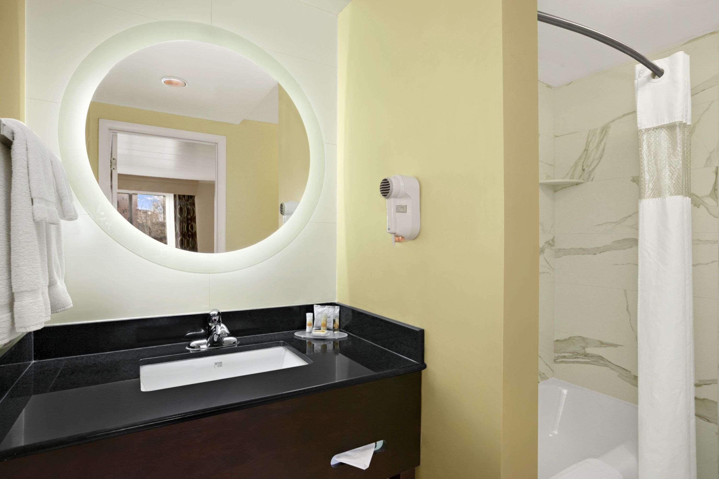 Days Inn By Wyndham Penn State State College Εξωτερικό φωτογραφία